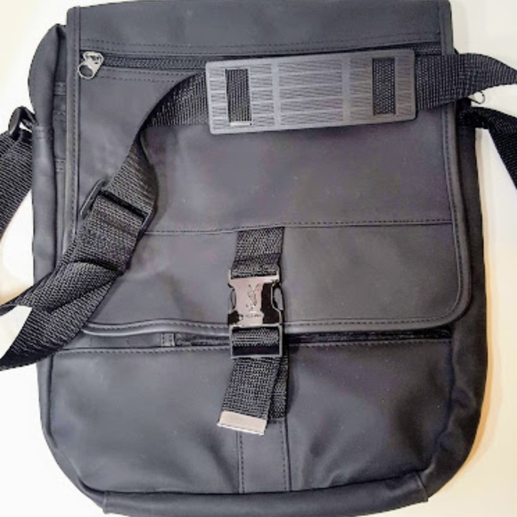 yves saint laurent messenger bag